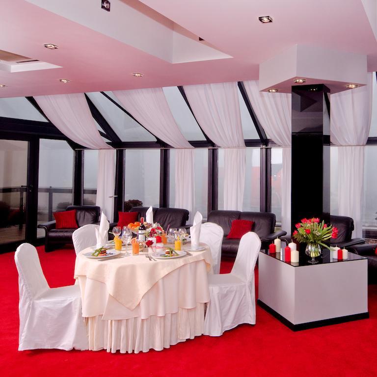 Hotel Kongresowy เคียลเซ ภายนอก รูปภาพ
